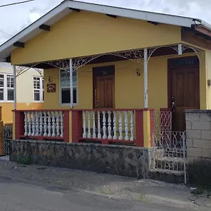  Hostel & Front Dominica